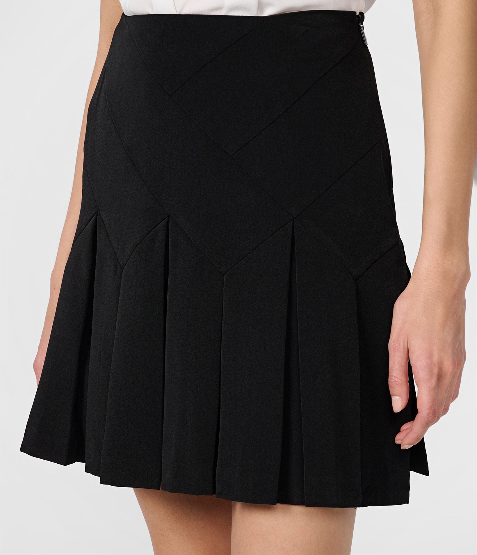 SATIN PLEAT SKIRT