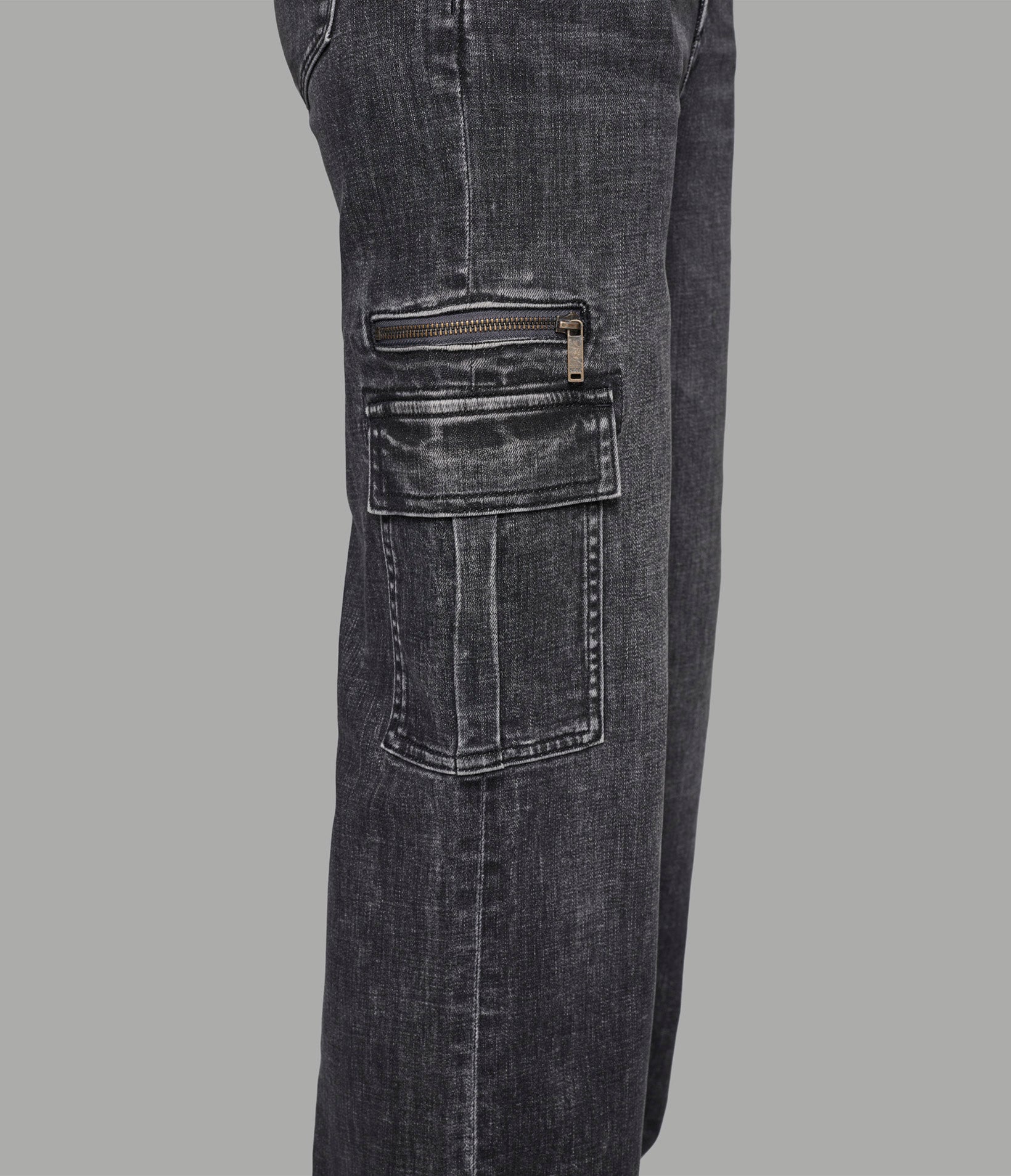 STRAIGHT LEG CARGO WASHED BLACK DENIM JEANS