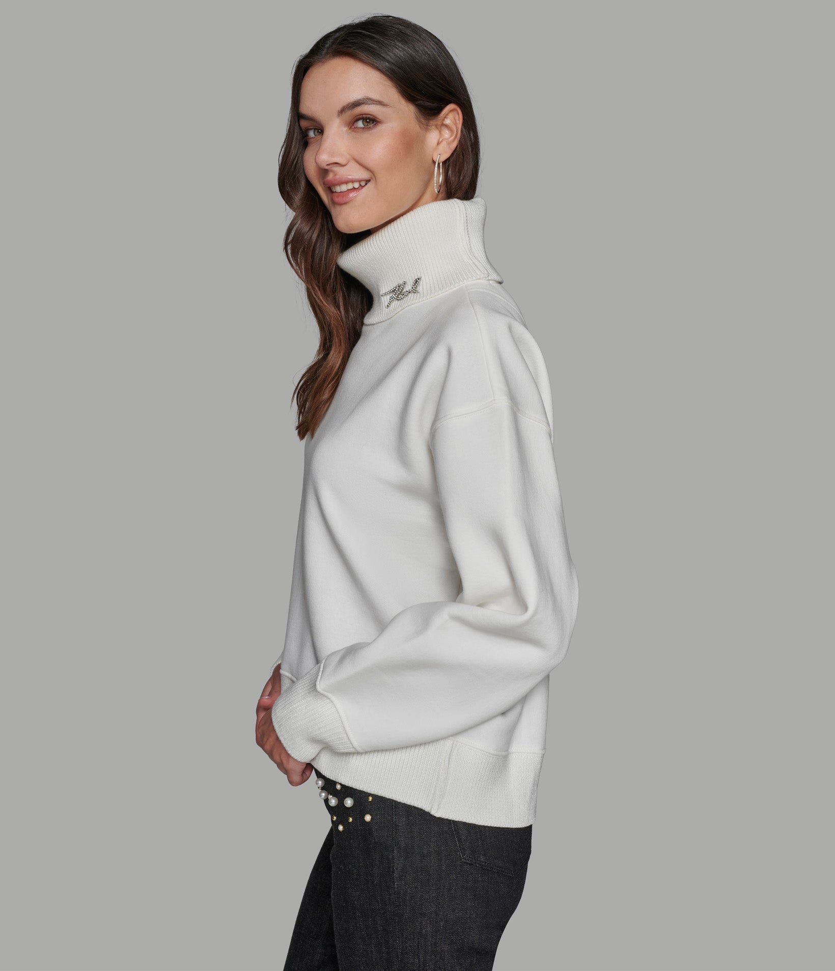 TURTLENECK SWEATSHIRT WITH KARL PIN