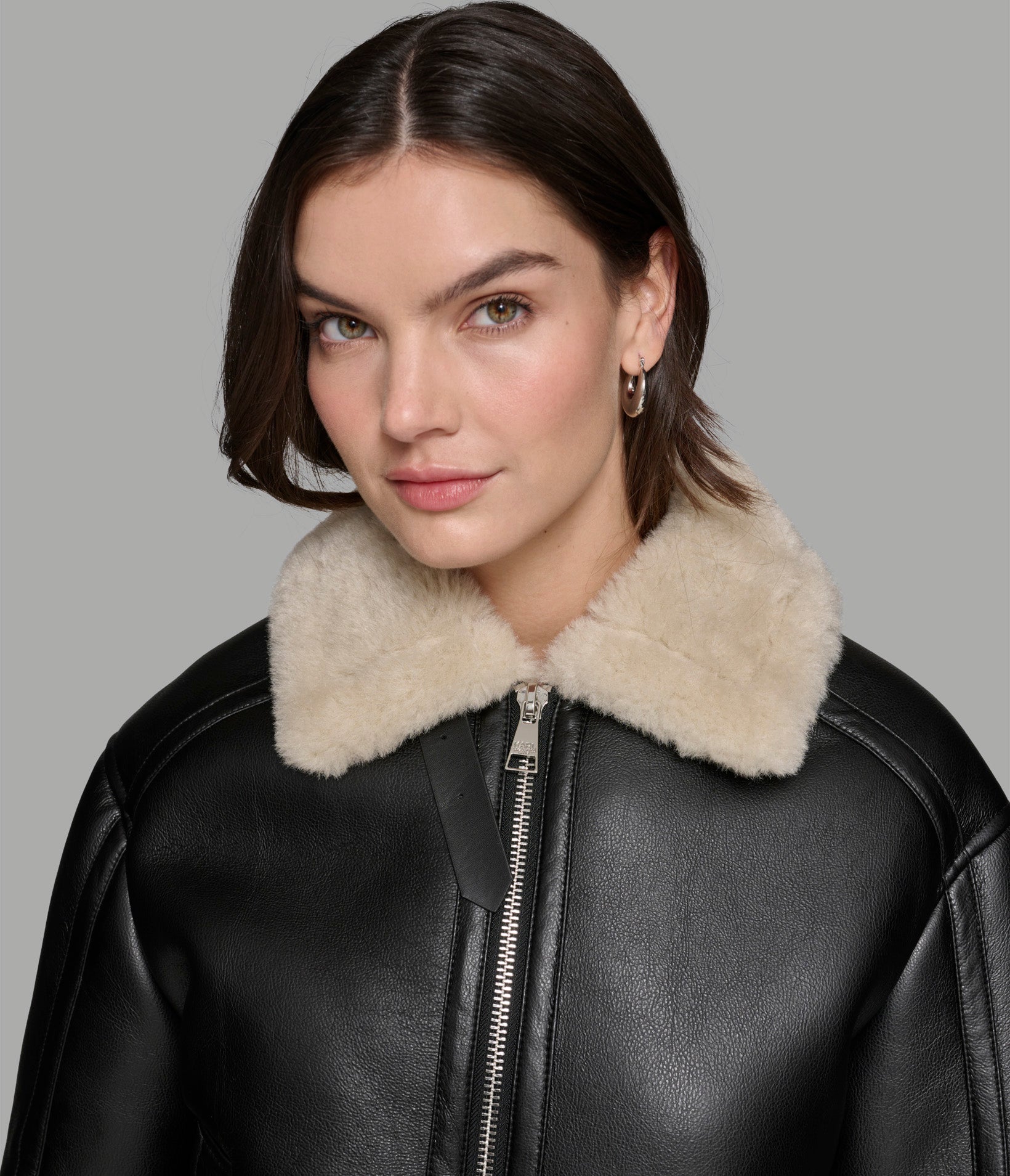 CROPPED FAUX LEATHER JACKET WITH FAUX SHEARLING Karl Lagerfeld Paris